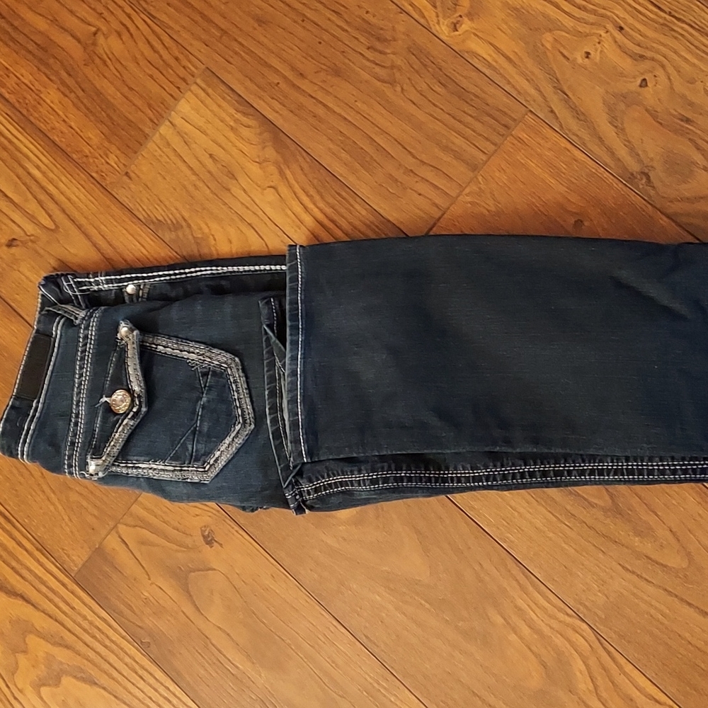 Buckle daytime Leo boot cut. Low rise